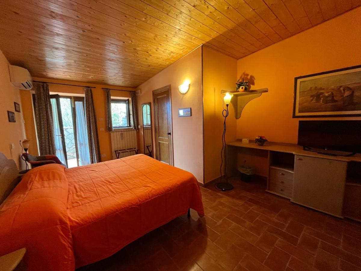 モンテメラノ Agriturismo Poggio Del Drago Bed & Breakfast エクステリア 写真